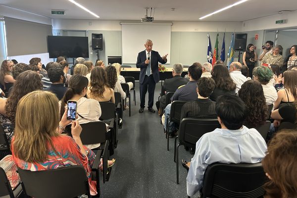 Conversa com alunos de seis escolas secundárias do concelho de Braga, Braga.