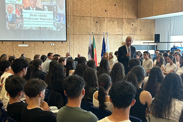 Conversa com os alunos do secundário da Escola Básica e Secundária Dr. Pascoal José de Mello, em Ansião. 
